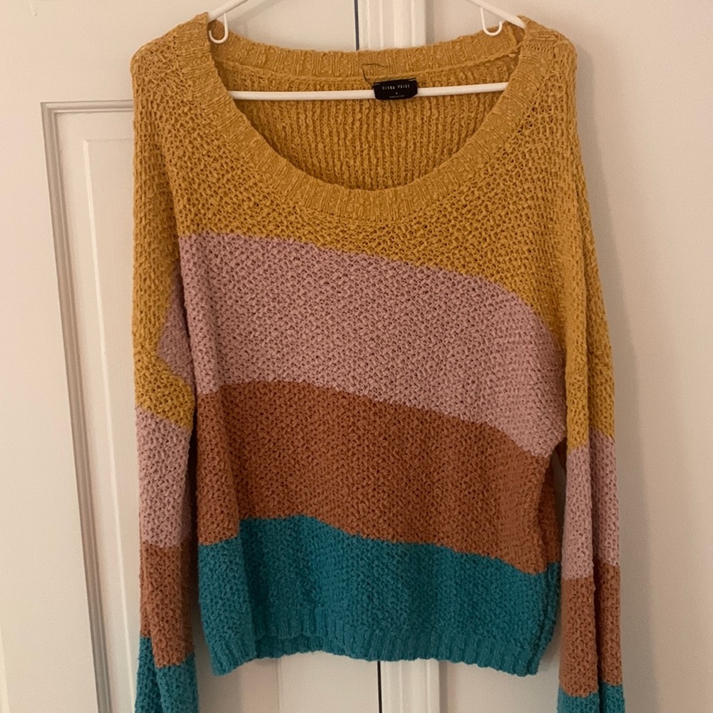 Boutique oversized sweater size small in great condition!